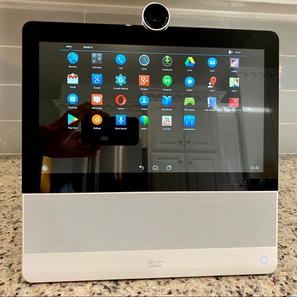 Cisco DX70 - Picture 1 of 3